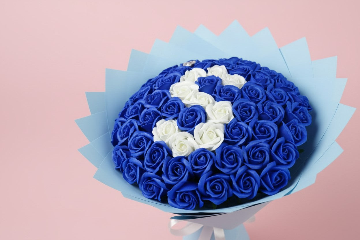 Buchet 59 trandafiri din săpun personalizat inițială