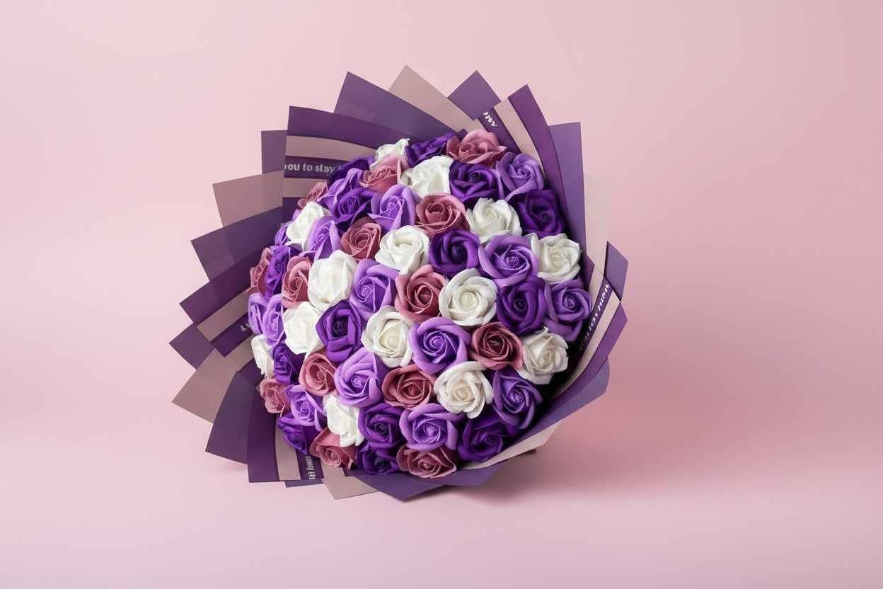 Buchet 57 trandafiri mov din săpun – Purple Elegance