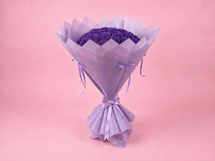 Buchet 59 Trandafiri din Săpun cu Suport – Lavender Dream