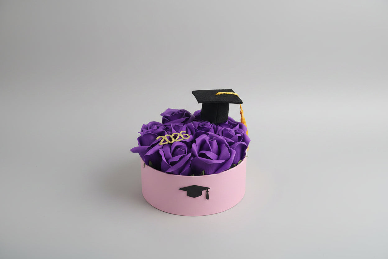 Cutie Cadou Absolvire cu Trandafiri Mov din Săpun – Cadou Elegant Purple