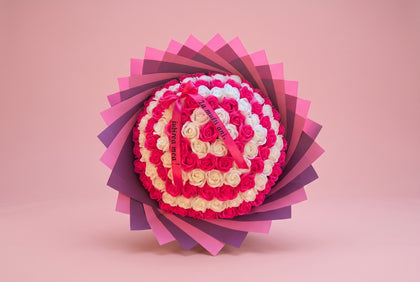 Buchet 111 Trandafiri din Săpun Personalizat cu Mesaj – Sweet Love
